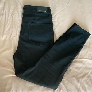 KENDALL AND KYLIE HIGH WAISTED SKINNY JEANS 🖤